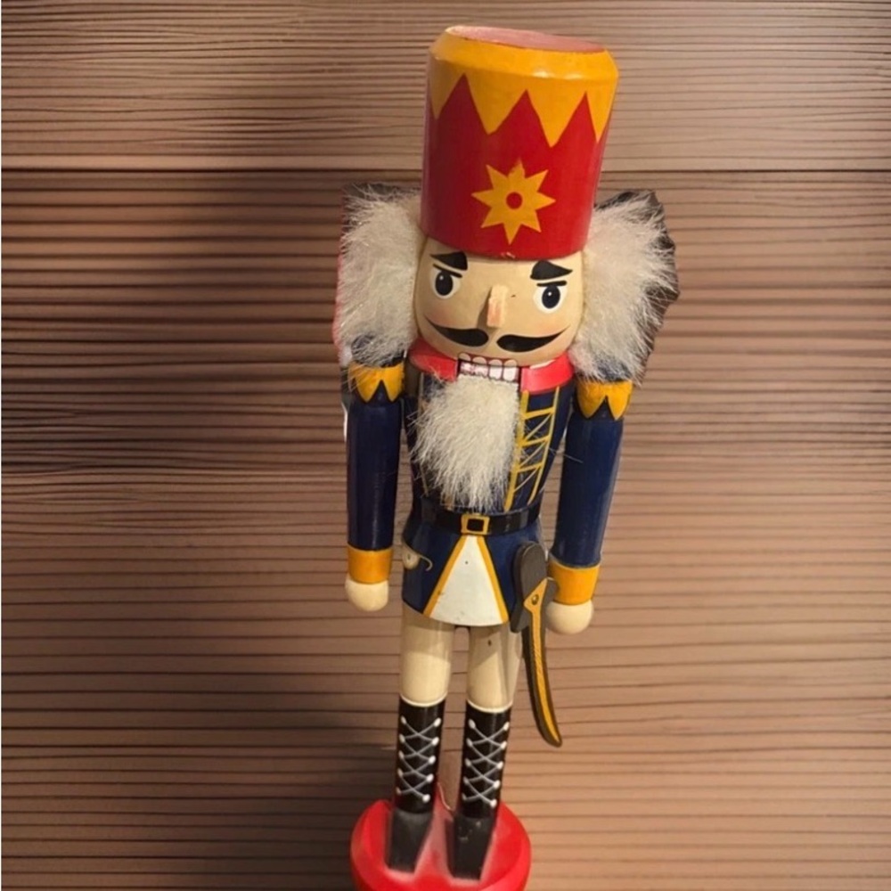 VTG Wooden Christmas Nutcracker Solider